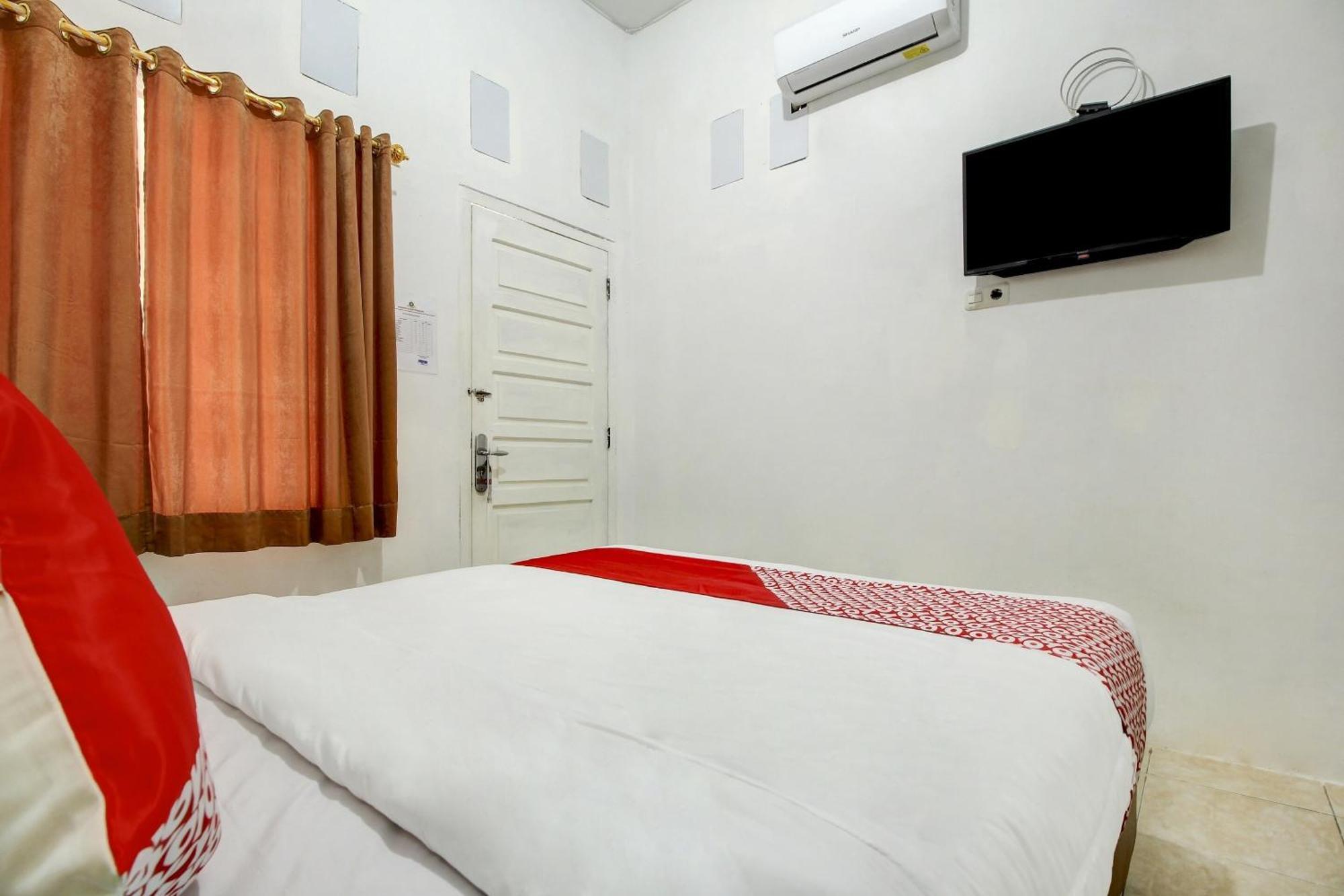 OYO 3415 Penginapan Wimane Palembang Bagian luar foto